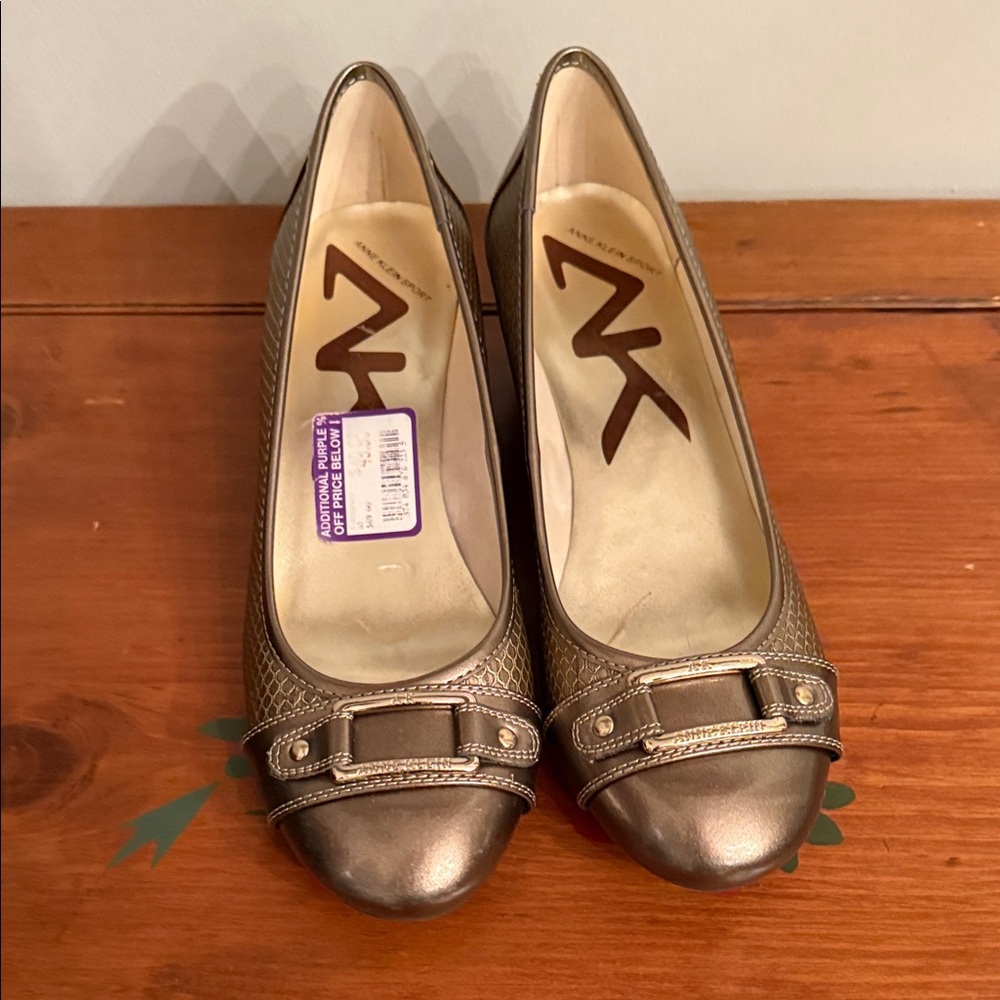 Anne Klein Metallic Gold Heels